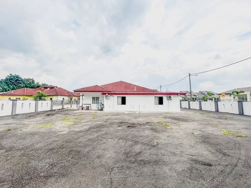 Bungalow for Sale in Banting (Selangor) - Ilman Nahri - Exterior - PropertyGuru.com.my