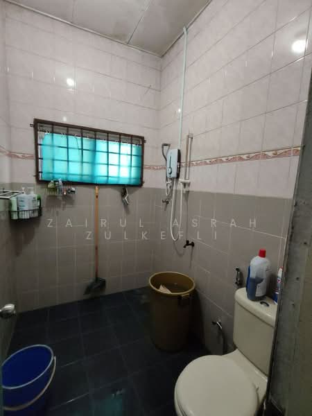 Semi-Detached House for Sale in Seremban (Negeri Sembilan) - Zairul Asrah Zulkefli - Bathroom - PropertyGuru.com.my
