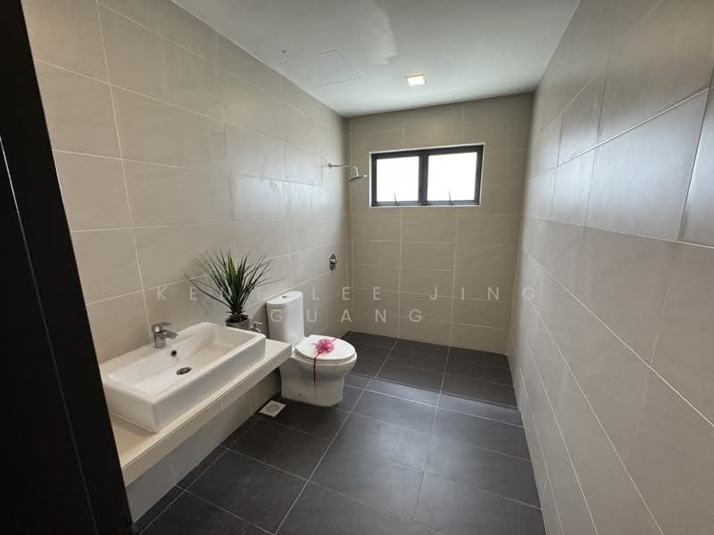 [READY MOVE IN NEW PROJECT] 3-Storey Hilltop Selayang KL North untuk Untuk Dijual - RM 1,175,000, Mac 2026 - Bathroom - PropertyGuru.com.my