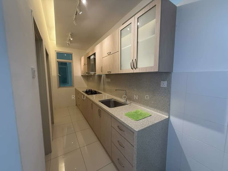 Condominium for Sale at 10 Island Resort - Ruth Ong - Kitchen - PropertyGuru.com.my