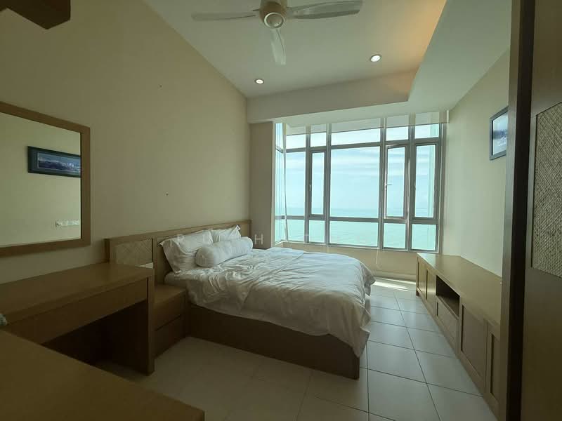 Kondominium untuk Dijual di 10 Island Resort - Ruth Ong - Bedroom - PropertyGuru.com.my
