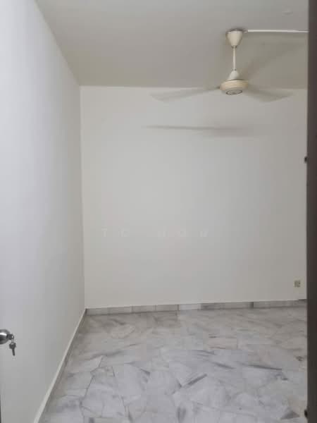Flat for Sale at Kuchai Entrepreneurs Park - TC Hou - Interior - PropertyGuru.com.my