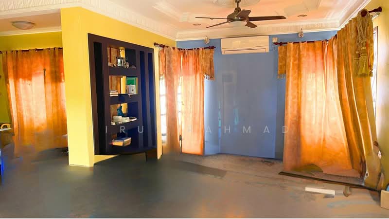 Bungalow for Sale in Bandar Enstek (Negeri Sembilan) - Firuz Rahmad - Living Room - PropertyGuru.com.my