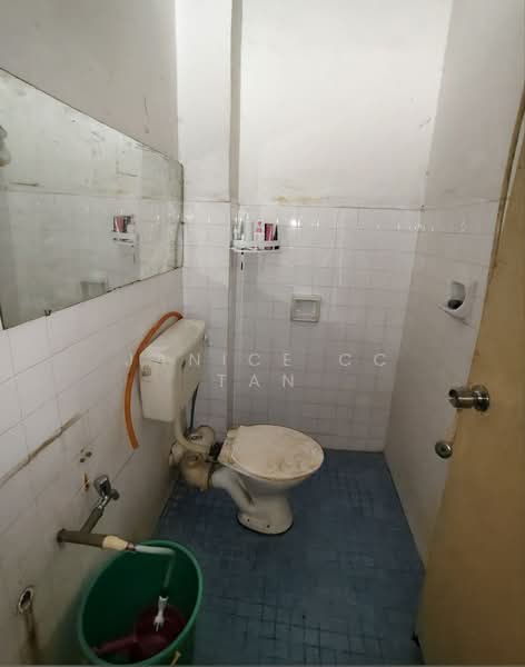 Taman Puchong Indah untuk Untuk Dijual - RM 350,000, Mac 2026 - Bathroom - PropertyGuru.com.my