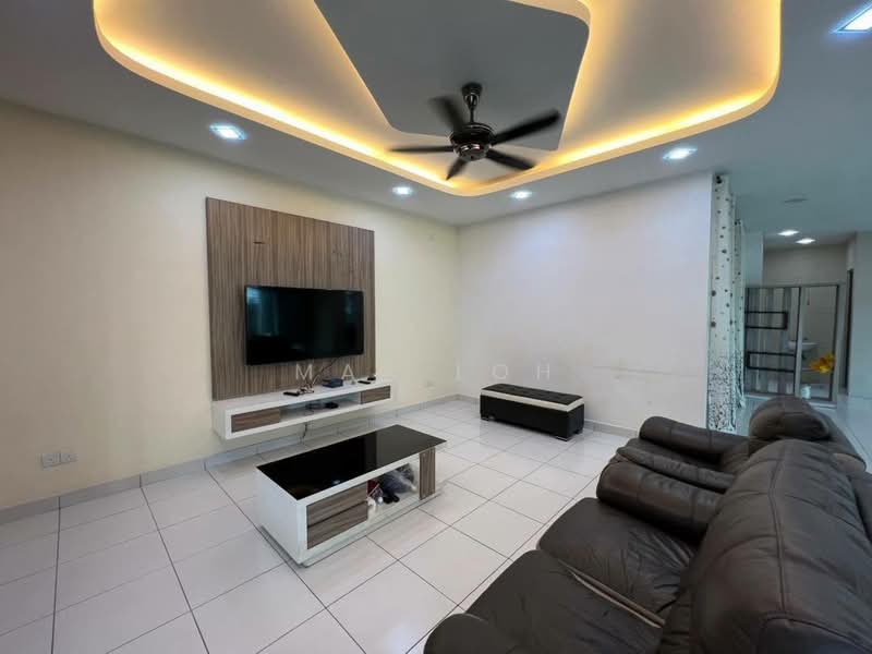 Cluster House for Sale in Taman Sutera Utama (Skudai) - Max Loh - Living Room - PropertyGuru.com.my