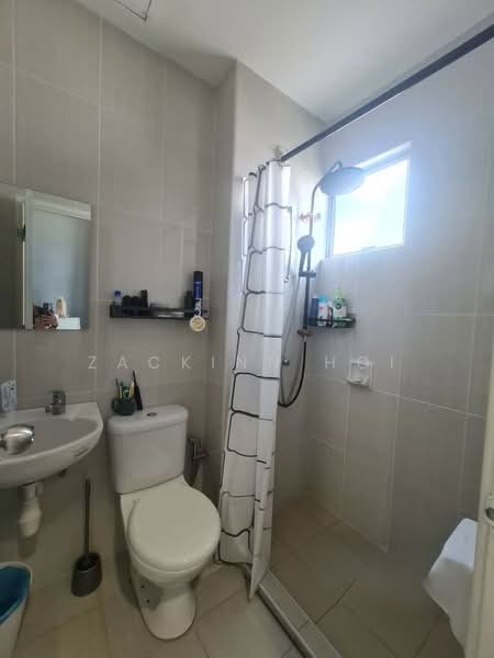 Partially Furnished Fully Renovated 2 Sty Kemuning Utama Shah Alam untuk Untuk Dijual - RM 890,000, Mac 2026 - Bathroom - PropertyGuru.com.my