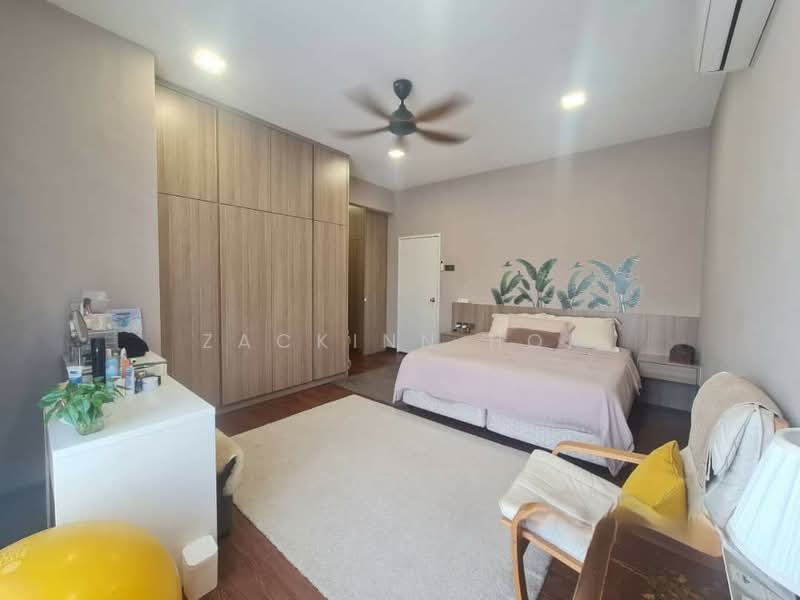 Partially Furnished Fully Renovated 2 Sty Kemuning Utama Shah Alam untuk Untuk Dijual - RM 890,000, Mac 2026 - Bedroom - PropertyGuru.com.my