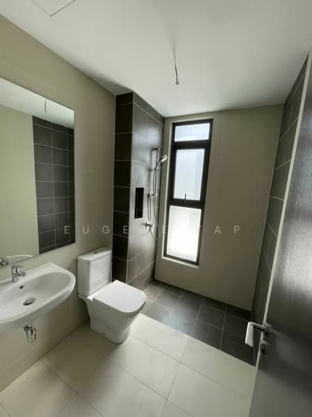 Semi-Detached House for Sale in Bukit Rahman Putra (Sungai Buloh) - Eugene Yap - Bathroom - PropertyGuru.com.my