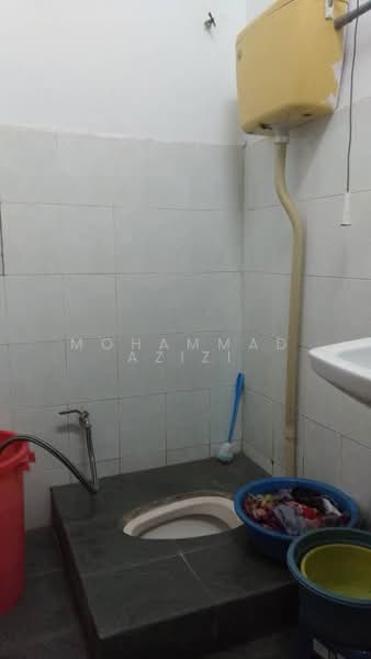 1-storey Terraced House for Sale in Taman Perumahan Bukit Berserah (Beserah) - Mohammad Azizi - Bathroom - PropertyGuru.com.my