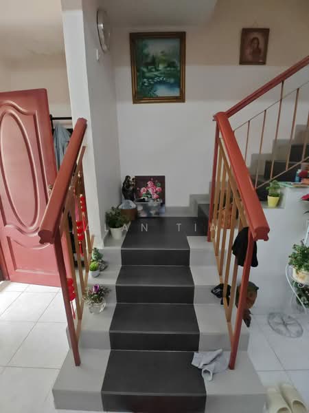 2-storey Terraced House for Sale in Taman Nusa Indah (Iskandar Puteri (Nusajaya)) - Alan Tia - Entrance - PropertyGuru.com.my
