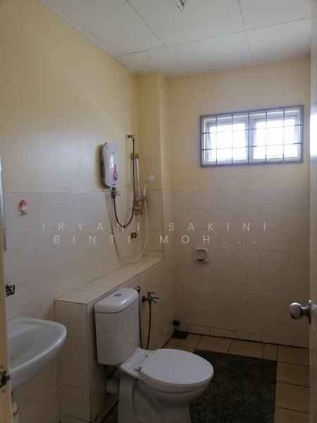 2-storey Terraced House for Rent in Seremban 2 (Negeri Sembilan) - Iryani Sakini Binti Mohd Lajis - Bathroom - PropertyGuru.com.my