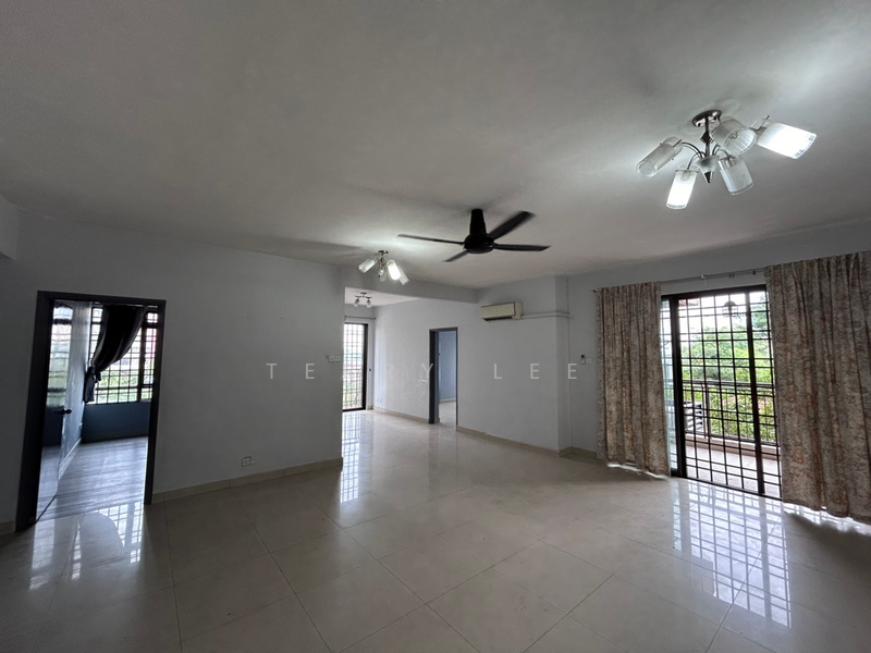 Royal Domain Sri Putramas 2 untuk Untuk Dijual - RM 450,000, Mac 2026 - Living Room - PropertyGuru.com.my