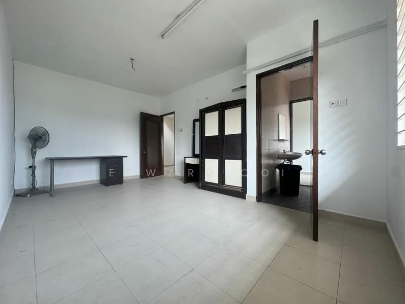 Rumah Bandar untuk Dijual di Taman Universiti Indah (Seri Kembangan) - Edward Ooi - PropertyGuru.com.my