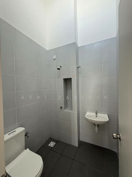 1-storey Terraced House for Sale in Shah Alam (Selangor) - Azri Zabidin - Bathroom - PropertyGuru.com.my