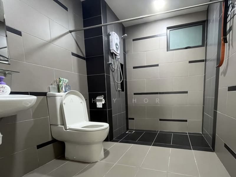 Condominium for Sale at The Z Residence - Ashly Hor - Bathroom - PropertyGuru.com.my