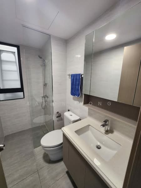Servis Apartment untuk Disewa di Baron Residence @ Lake City - Aaron Wong - Bathroom - PropertyGuru.com.my