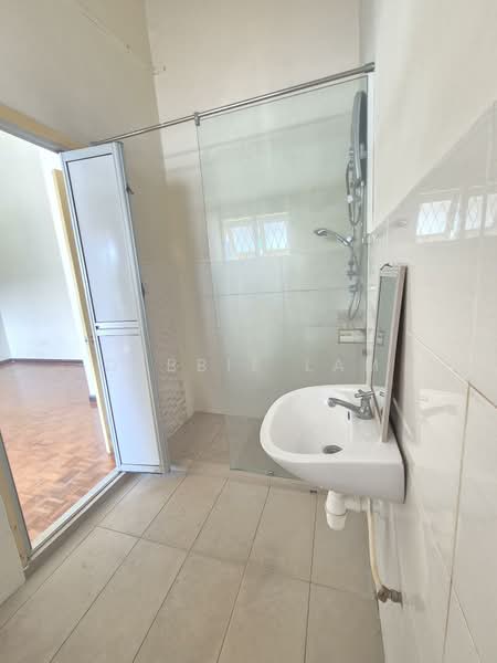 2-storey Terraced House for Sale in Bangsar (Kuala Lumpur) - Debbie Lam - Bathroom - PropertyGuru.com.my