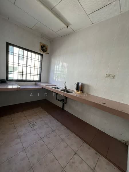 2-storey Terraced House for Sale in Taman Sri Putri (Kulai) - Aiden Goh - Kitchen - PropertyGuru.com.my