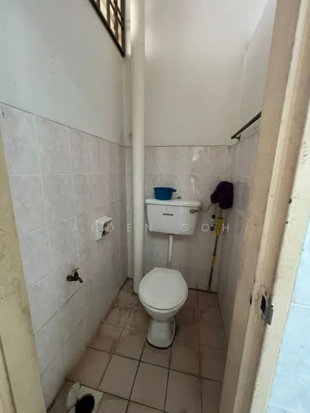 2-storey Terraced House for Sale in Taman Sri Putri (Kulai) - Aiden Goh - Bathroom - PropertyGuru.com.my