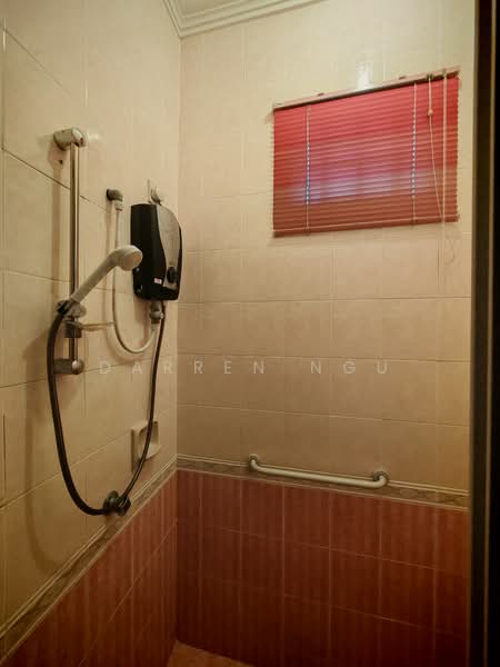 Semi-Detached House for Rent in Taman Pelangi Indah (Ulu Tiram) - Darren Ngu - Bathroom - PropertyGuru.com.my