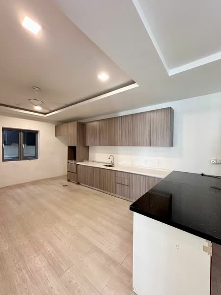 Condominium for Rent at Lakefront Residence - Chris Lee - Kitchen - PropertyGuru.com.my