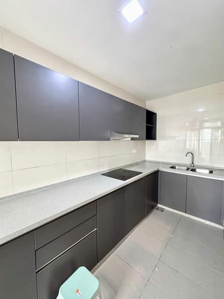 Condominium for Rent at Lakefront Residence - Chris Lee - Kitchen - PropertyGuru.com.my