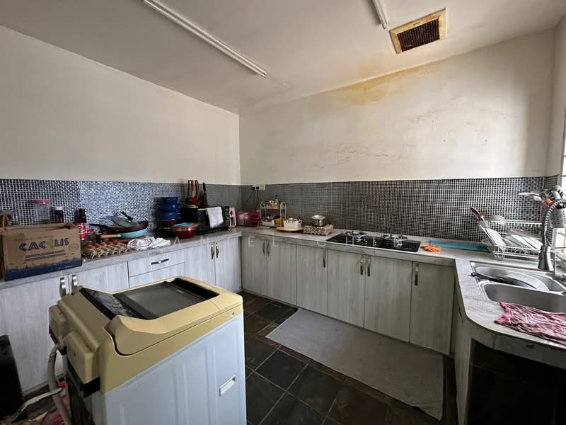 Semi-Detached House for Sale in Ukay Perdana (Ulu Kelang) - Daniel Chin - Kitchen - PropertyGuru.com.my