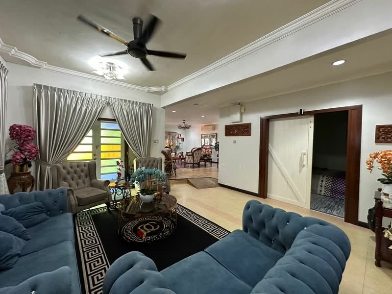 Semi-Detached House for Sale in Ukay Perdana (Ulu Kelang) - Daniel Chin - Living Room - PropertyGuru.com.my