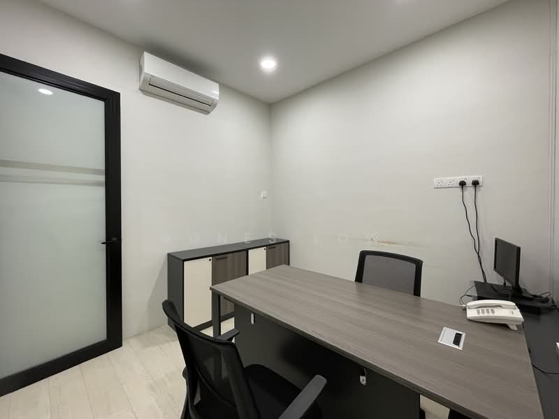 Renovated Office to Takeover untuk Untuk Disewa - RM 2,300 /bulan, Mac 2026 - Study - PropertyGuru.com.my