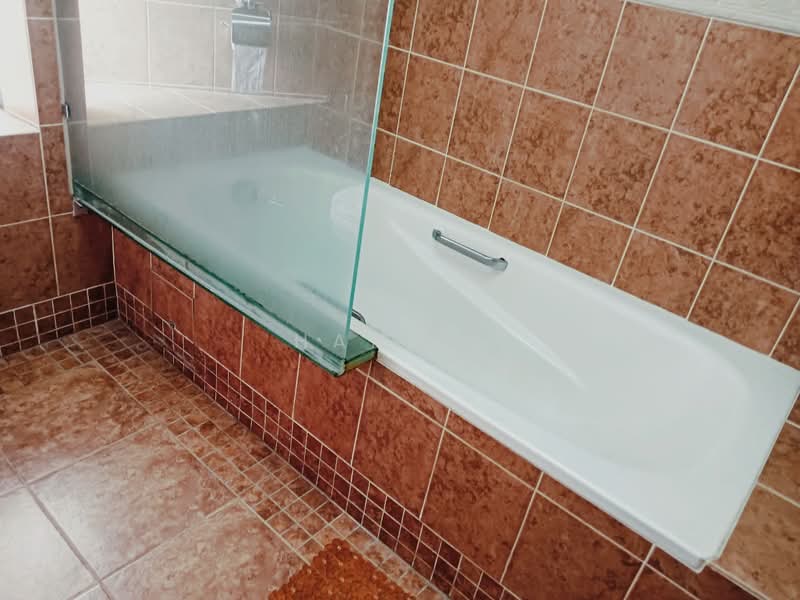 Impiana On The Waterfront Condominium untuk Untuk Dijual - RM 1,150,000, Mac 2026 - Bathroom - PropertyGuru.com.my