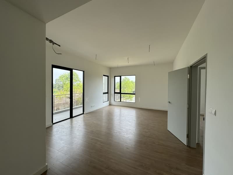 Rumah Berkembar untuk Dijual di Bandar Tropicana Aman (Telok Panglima Garang) - KJ Ooi - Living Room - PropertyGuru.com.my