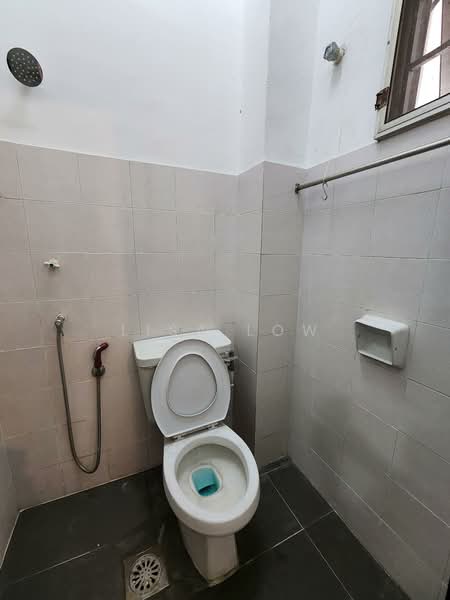 2-storey Terraced House for Rent in Bandar Utama 2 (Bandar Utama) - Lisa Low - Bathroom - PropertyGuru.com.my