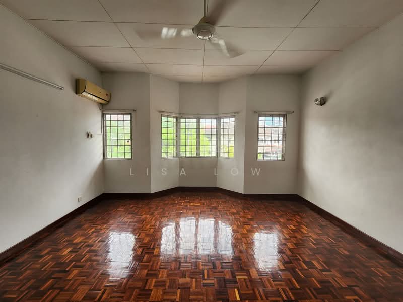 2-storey Terraced House for Rent in Bandar Utama 2 (Bandar Utama) - Lisa Low - Living Room - PropertyGuru.com.my