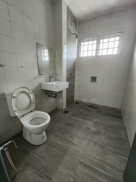 2-storey Terraced House for Rent in Bandar Utama 2 (Bandar Utama) - Lisa Low - Bathroom - PropertyGuru.com.my