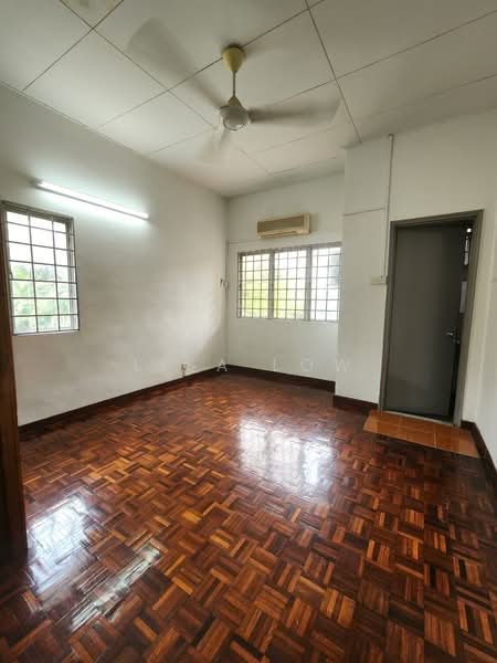 2-storey Terraced House for Rent in Bandar Utama 2 (Bandar Utama) - Lisa Low - Living Room - PropertyGuru.com.my