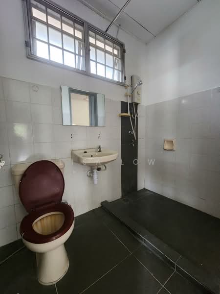 2-storey Terraced House for Rent in Bandar Utama 2 (Bandar Utama) - Lisa Low - Bathroom - PropertyGuru.com.my