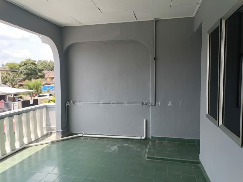 Seksyen 3, Taman Kinrara untuk Untuk Disewa - RM 1,400 /bulan, Mac 2026 - Balcony - PropertyGuru.com.my