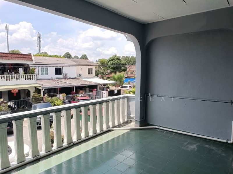 Seksyen 3, Taman Kinrara untuk Untuk Disewa - RM 1,400 /bulan, Mac 2026 - Balcony - PropertyGuru.com.my
