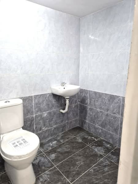 Shop / Office for Rent in Taman Nusa Bestari (Iskandar Puteri (Nusajaya)) - Grace Chew - Bathroom - PropertyGuru.com.my