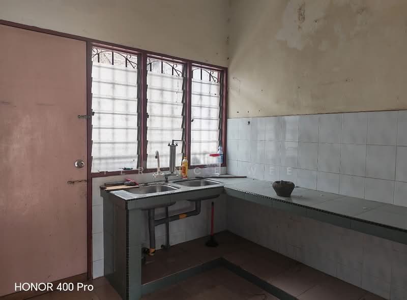 Taman Len Seng untuk Untuk Disewa - RM 1,950 /bulan, Mac 2026 - Kitchen - PropertyGuru.com.my