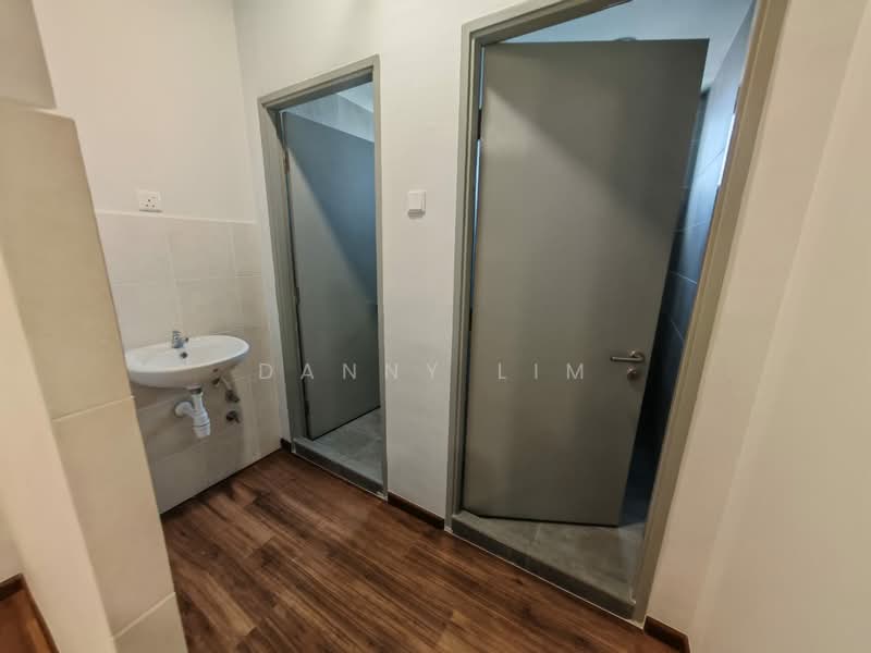 Office for Rent in Hicom - Glenmarie Industrial Park (Shah Alam) - Danny Lim - Bathroom - PropertyGuru.com.my