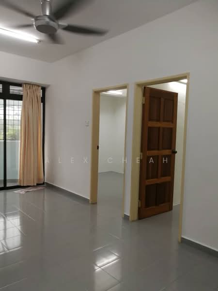 Taman Lone Pine (Medium Low Cost) untuk Untuk Dijual - RM 200,000, Mac 2026 - Interior - PropertyGuru.com.my