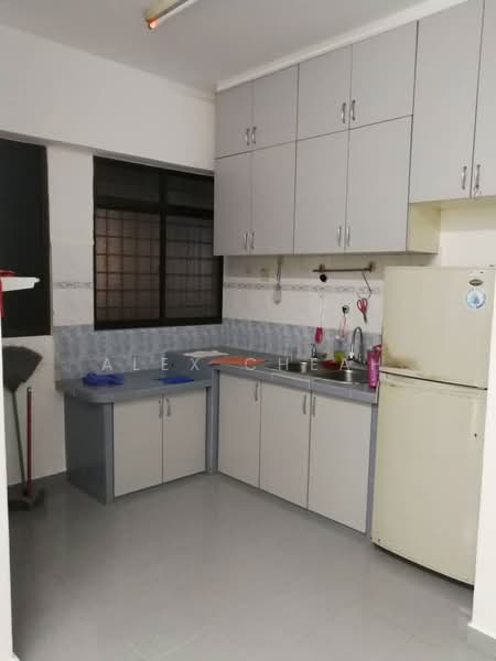 Taman Lone Pine (Medium Low Cost) untuk Untuk Dijual - RM 200,000, Mac 2026 - Kitchen - PropertyGuru.com.my