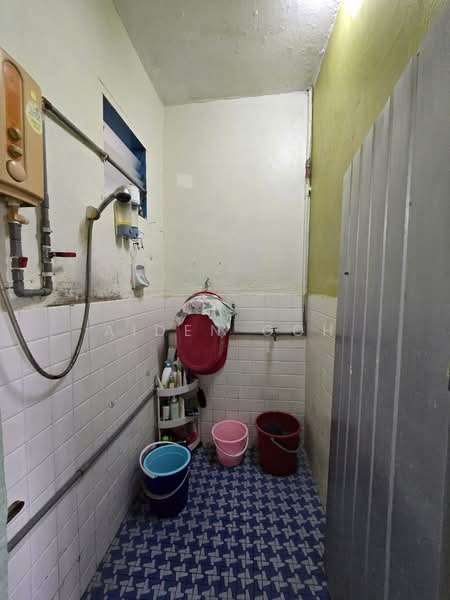 1-storey Terraced House for Sale in Taman Sri Lalang (Kota Tinggi) - Aiden Goh - Bathroom - PropertyGuru.com.my