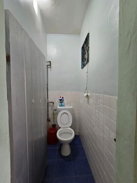 1-storey Terraced House for Sale in Taman Sri Lalang (Kota Tinggi) - Aiden Goh - Bathroom - PropertyGuru.com.my