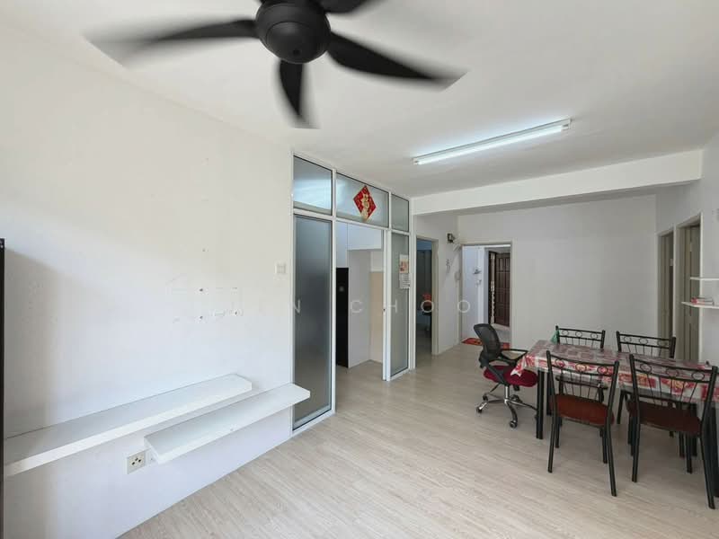 Pangsapuri untuk Dijual di Sri Impian Apartment - Jen Choo - Living Room - PropertyGuru.com.my