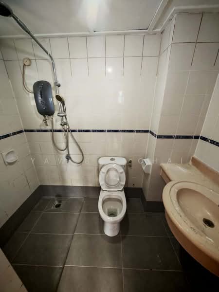 Condominium for Sale at Greenpark - Yaw Bon Chai - Bathroom - PropertyGuru.com.my