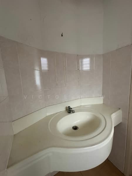 2-storey Terraced House for Sale in Seksyen 5 (Kota Damansara) - Victor Liew - Bathroom - PropertyGuru.com.my