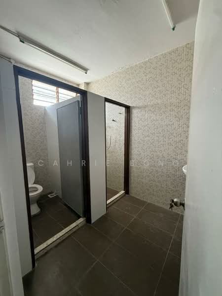 Factory for Rent in Bandar Seri Alam (Masai) - Cahrie Bong - Bathroom - PropertyGuru.com.my