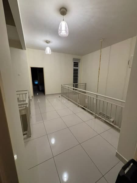 Autumn Breeze 3 Storey Superlink XL House, Taman Nusa Sentral untuk Untuk Dijual - RM 1,280,000, Mac 2026 - Corridor - PropertyGuru.com.my